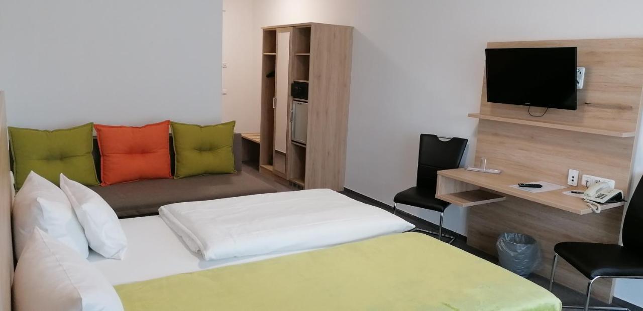 Gasthaus Pension Rezatgrund Windsbach Екстериор снимка