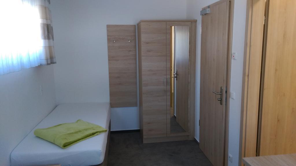 Gasthaus Pension Rezatgrund Windsbach Екстериор снимка