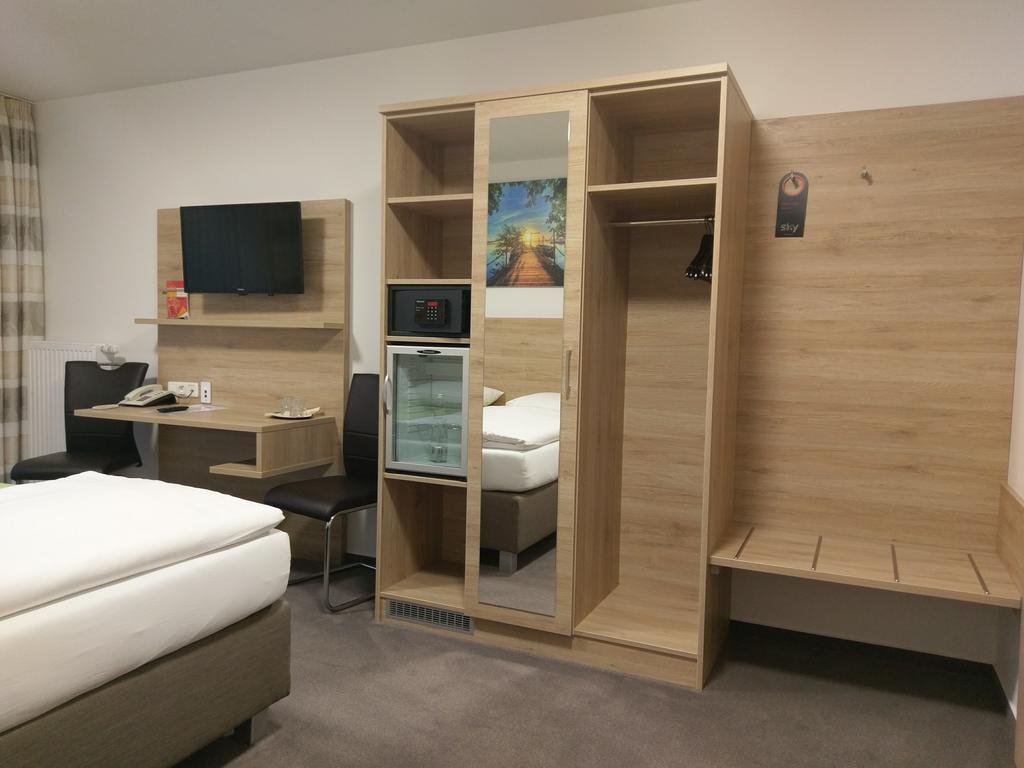 Gasthaus Pension Rezatgrund Windsbach Екстериор снимка