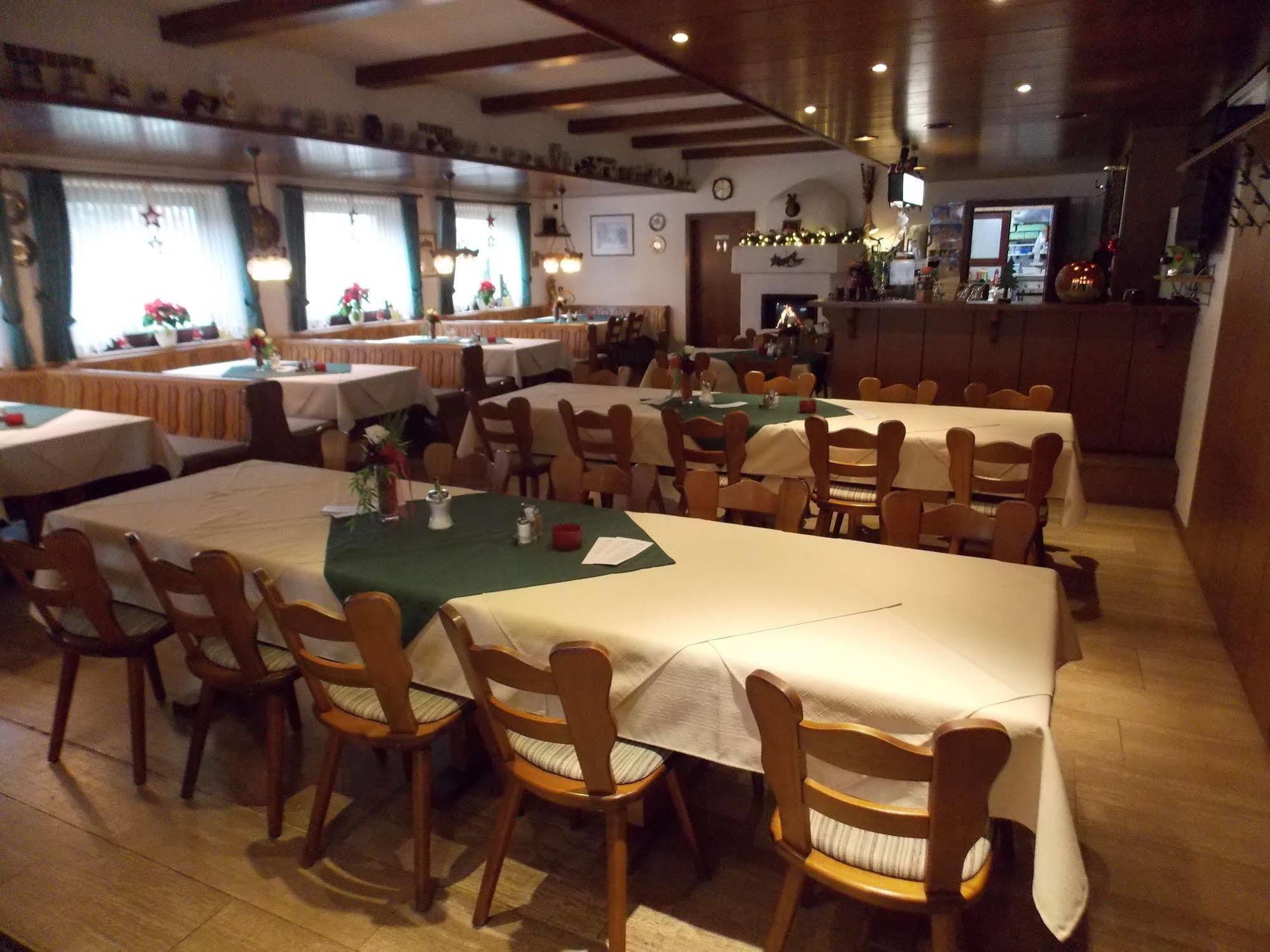 Gasthaus Pension Rezatgrund Windsbach Екстериор снимка