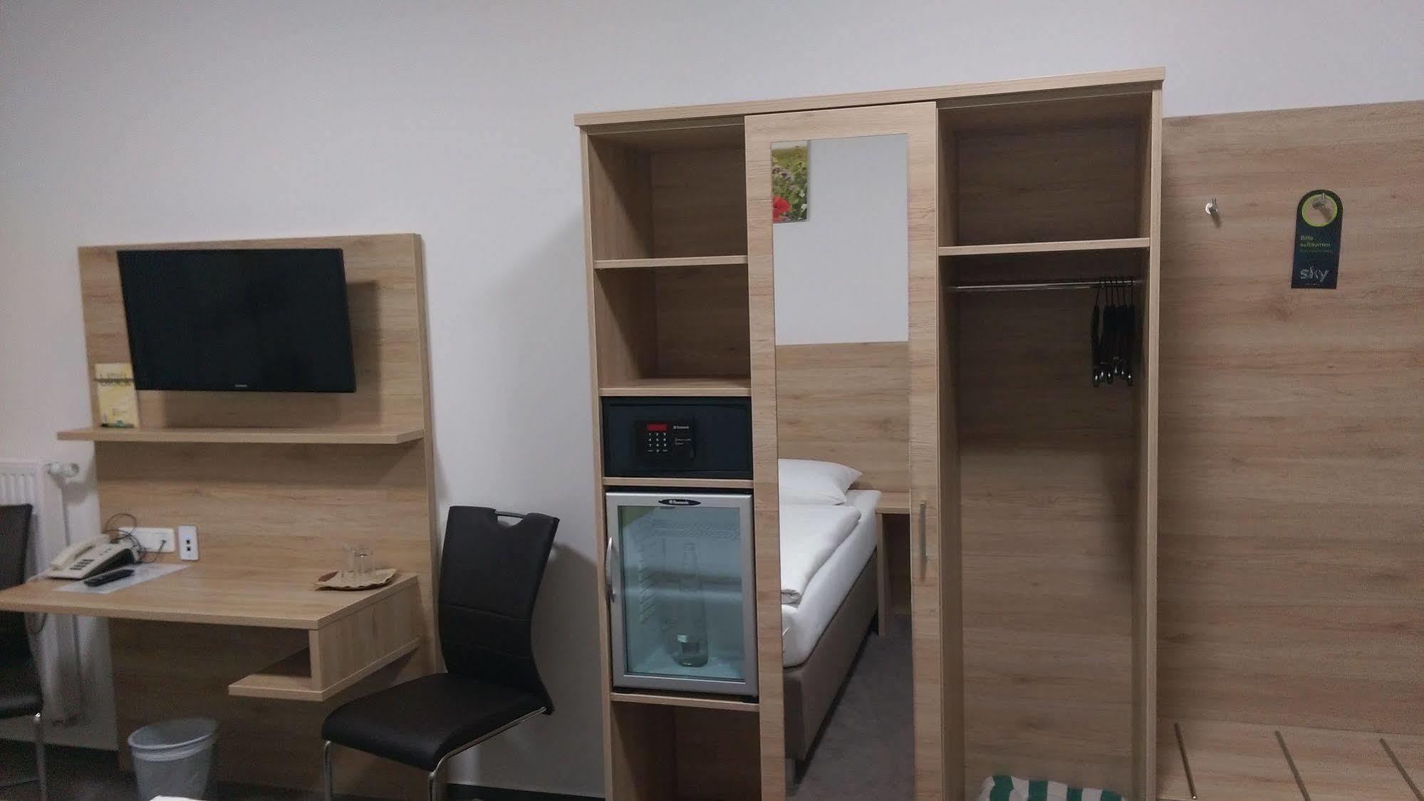 Gasthaus Pension Rezatgrund Windsbach Екстериор снимка