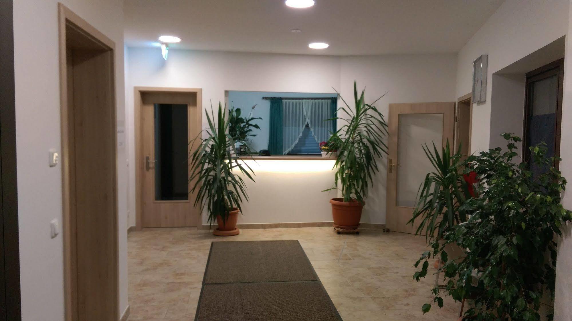 Gasthaus Pension Rezatgrund Windsbach Екстериор снимка