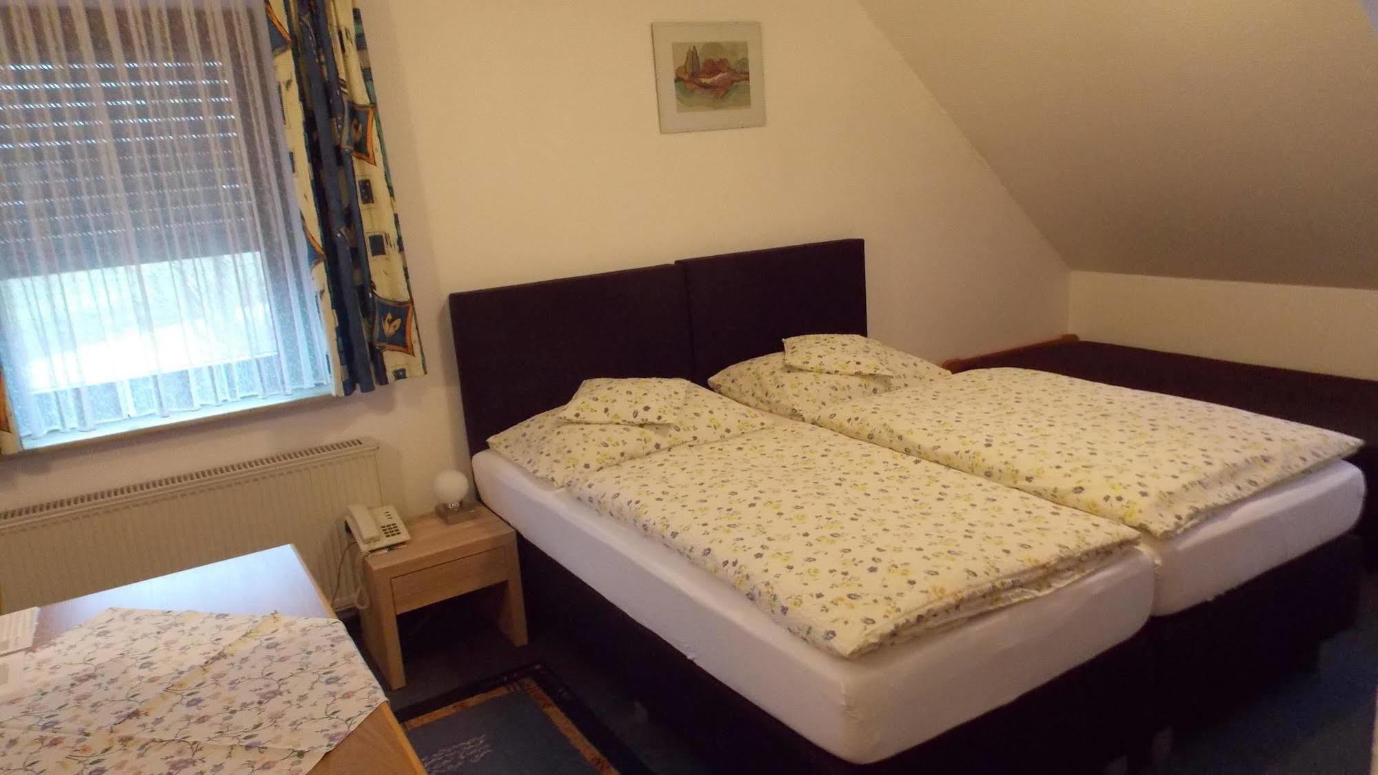 Gasthaus Pension Rezatgrund Windsbach Екстериор снимка