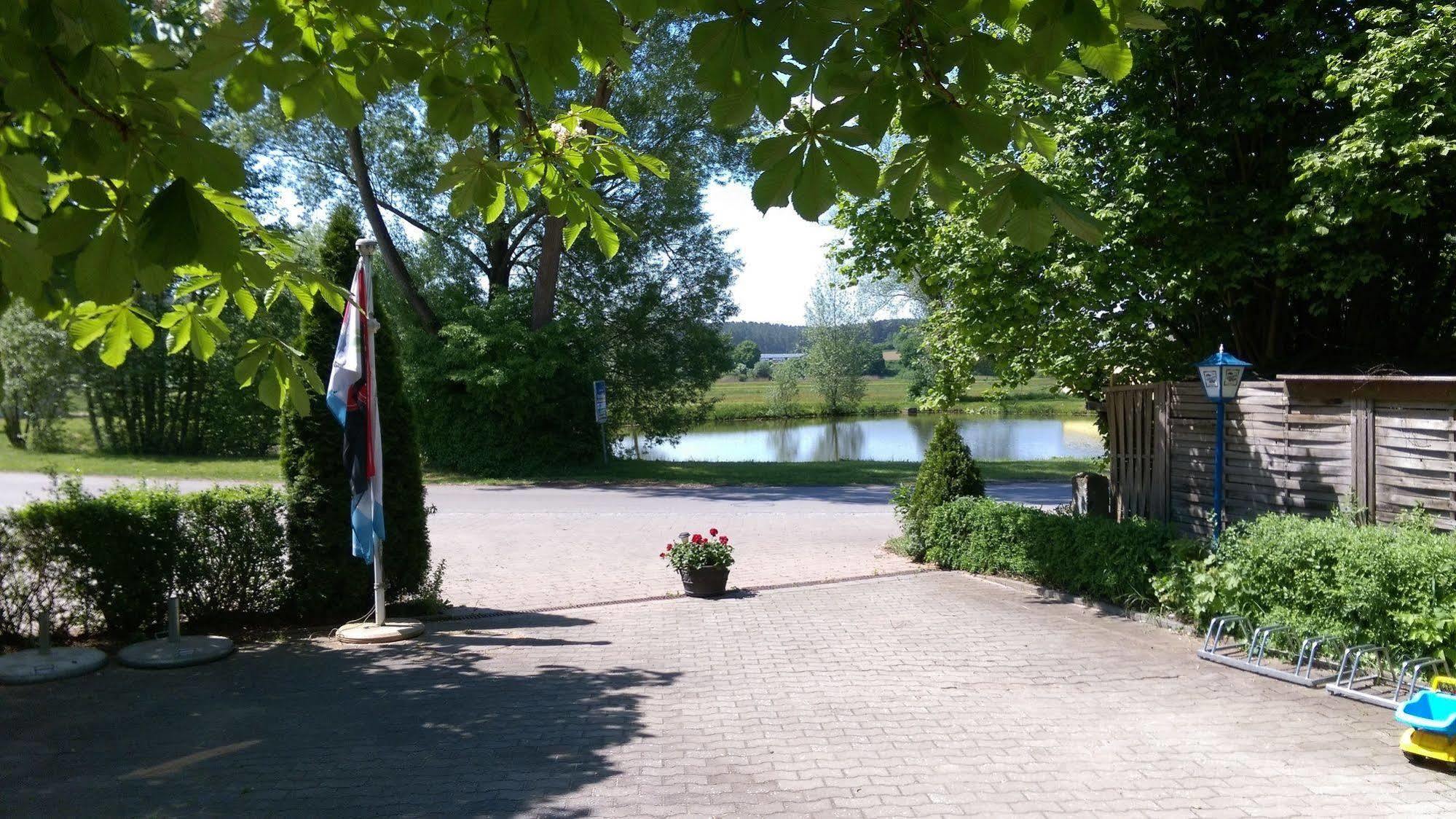 Gasthaus Pension Rezatgrund Windsbach Екстериор снимка